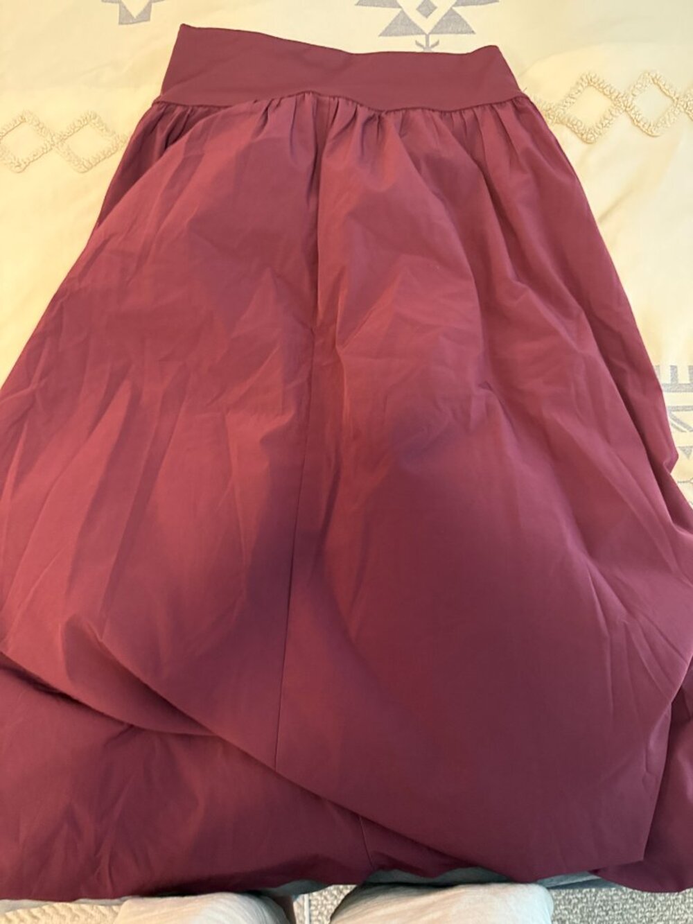 Halara Maroon Skirt Beautiful Flow, Great Draping, Classic Style, Women's Large - Picture 5 of 8